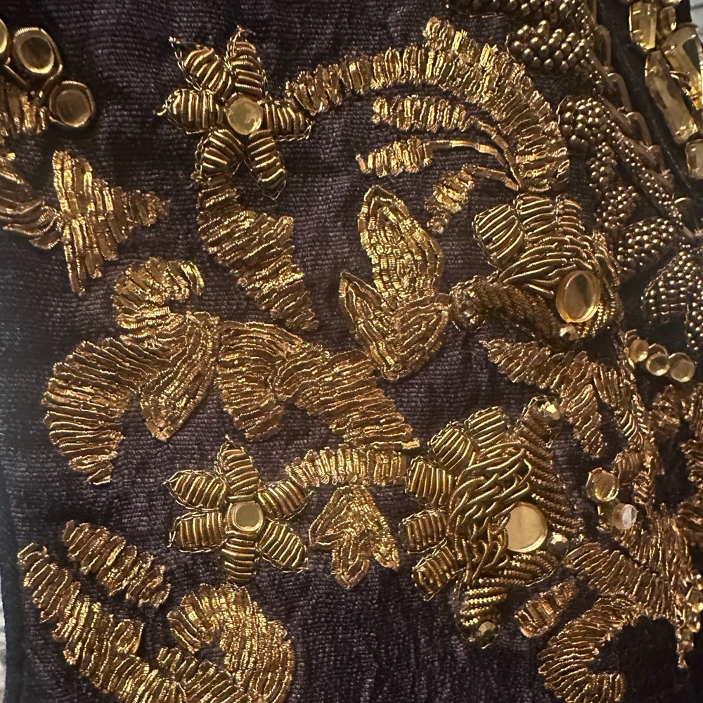 Elegant Black and Brown Sleeveless Indian Dress - Picture 4 of 5